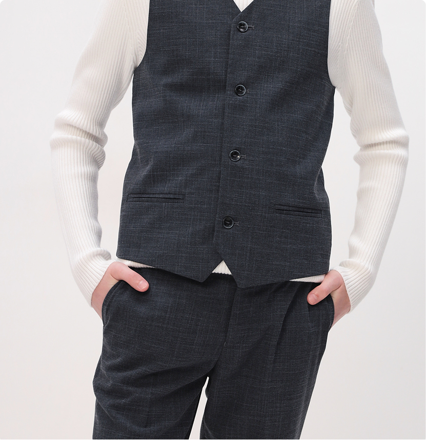 Платья и костюмы